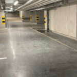 utrzymanie czystości posadzki betonowej w garażu, jej czyszczenie, pielęgnacja i konserwacja